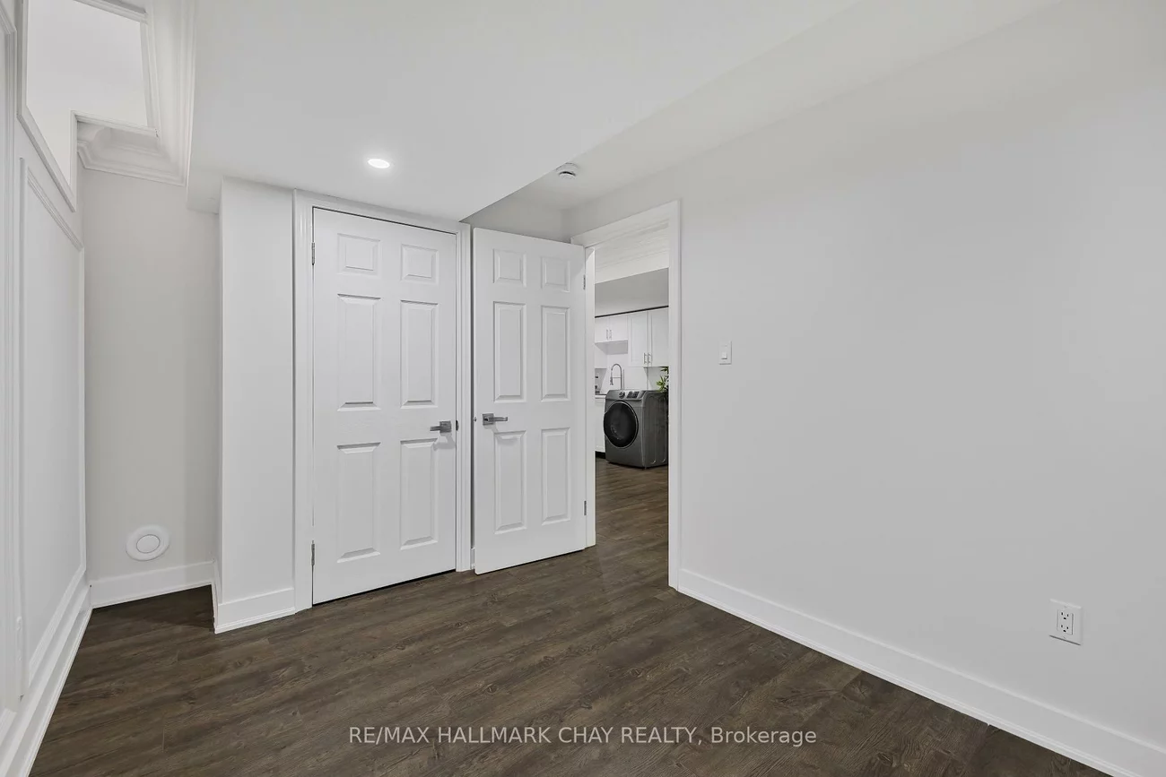 23, Tyndall, Bradford, Bradford West Gwillimbury