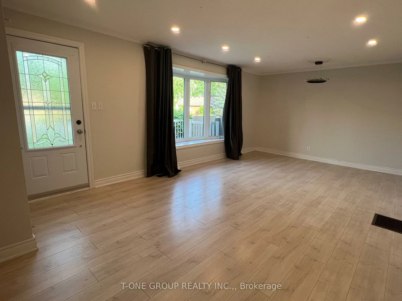 98, Thornton, Bradford, Bradford West Gwillimbury
