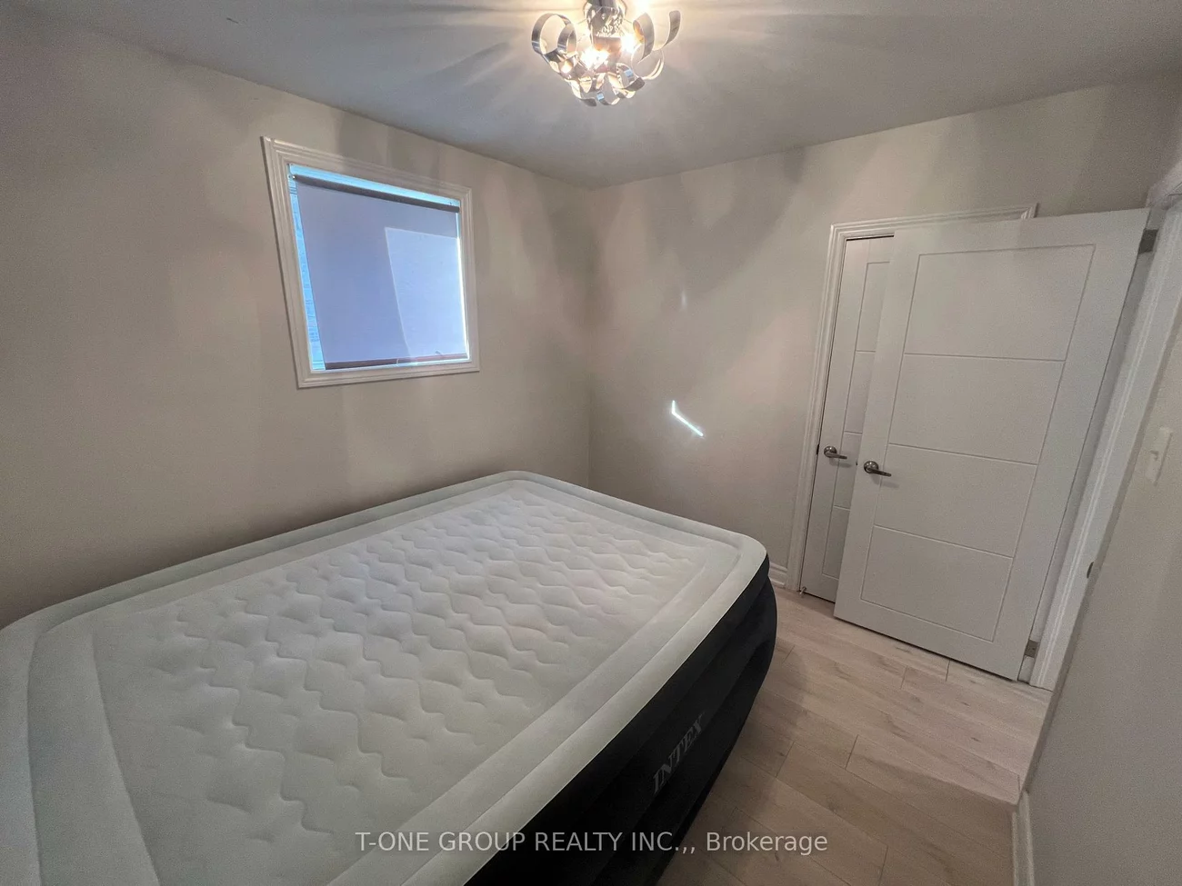 98, Thornton, Bradford, Bradford West Gwillimbury