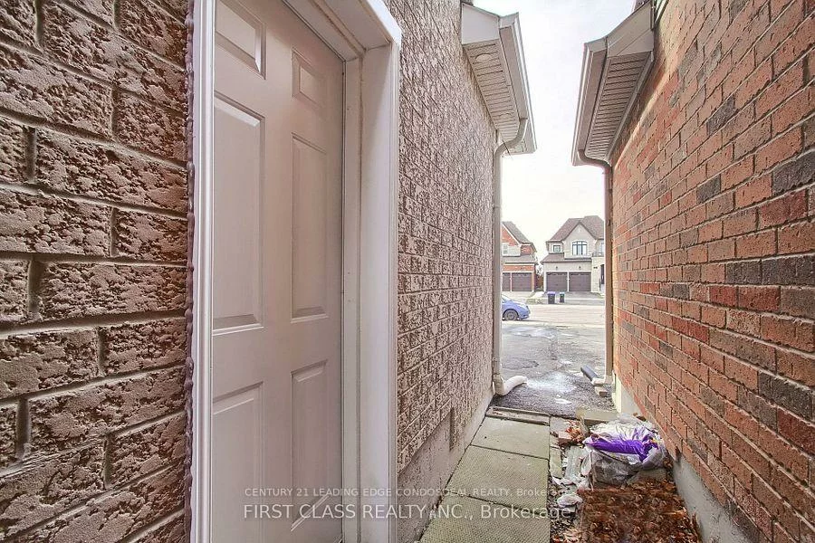 95, Professor Day, Bradford, Bradford West Gwillimbury
