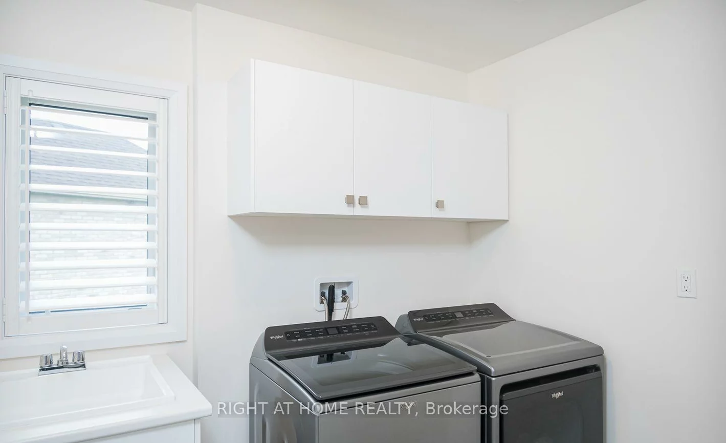 74, Westlake, Bradford, Bradford West Gwillimbury