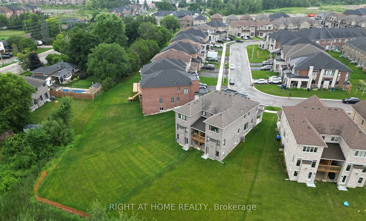 74, Westlake, Bradford, Bradford West Gwillimbury