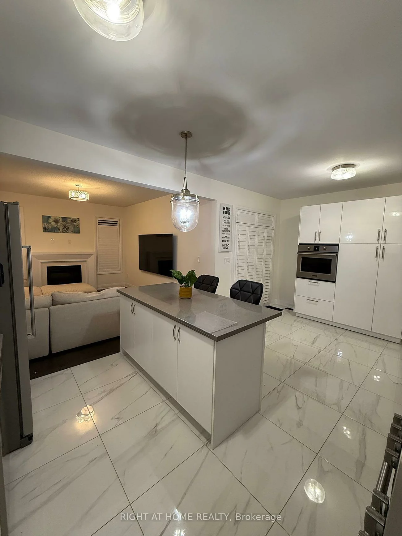 74, Westlake, Bradford, Bradford West Gwillimbury