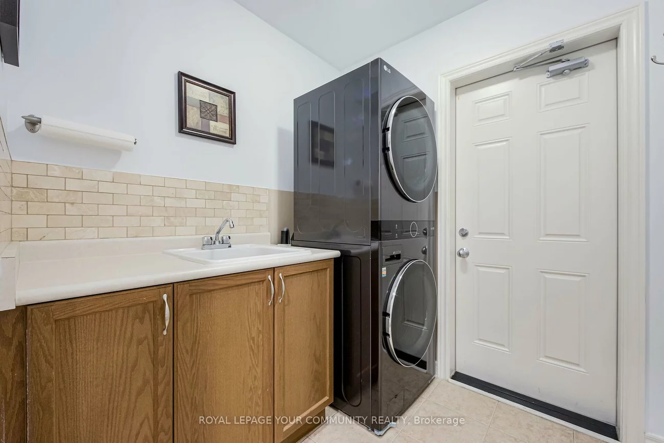 34, Meadowhawk, Bradford, Bradford West Gwillimbury