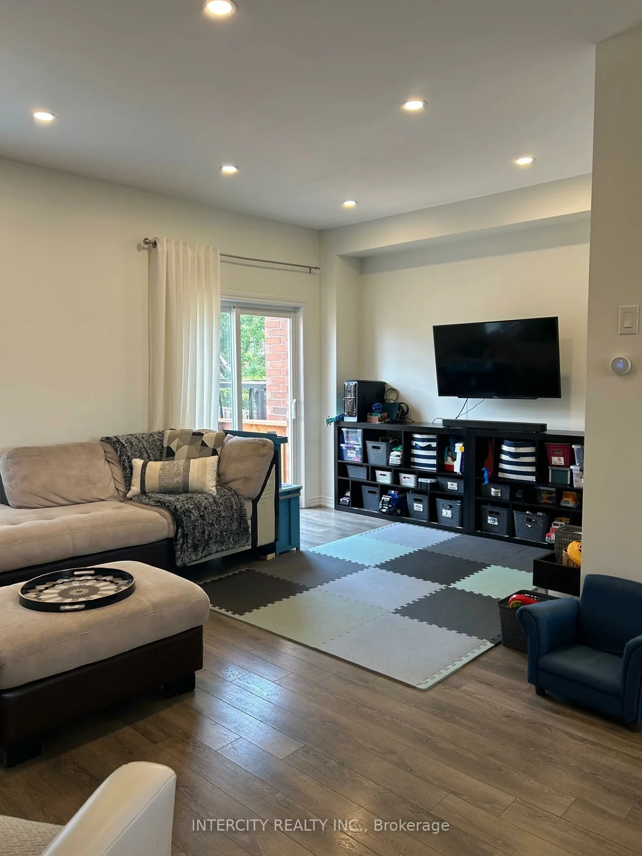 145, Taucar, Bradford, Bradford West Gwillimbury