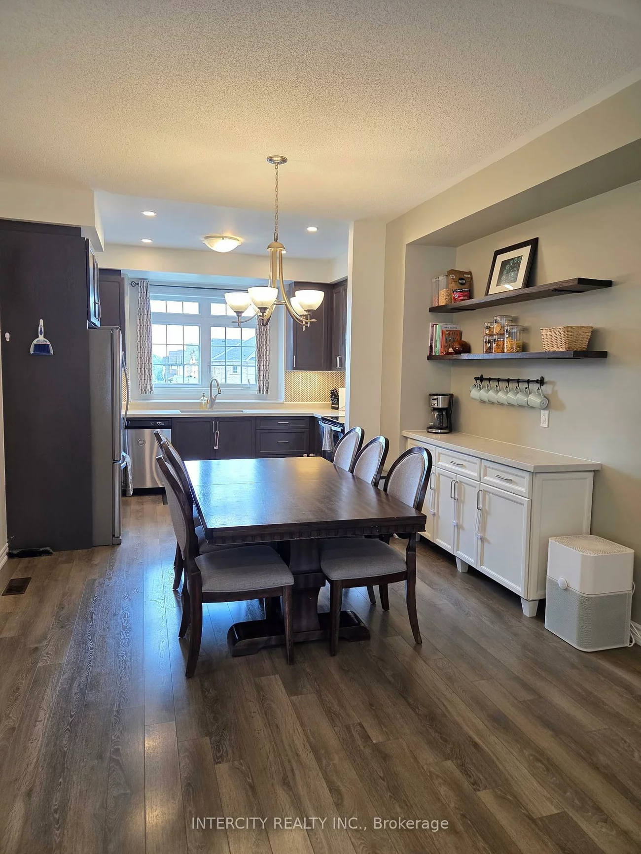 145, Taucar, Bradford, Bradford West Gwillimbury