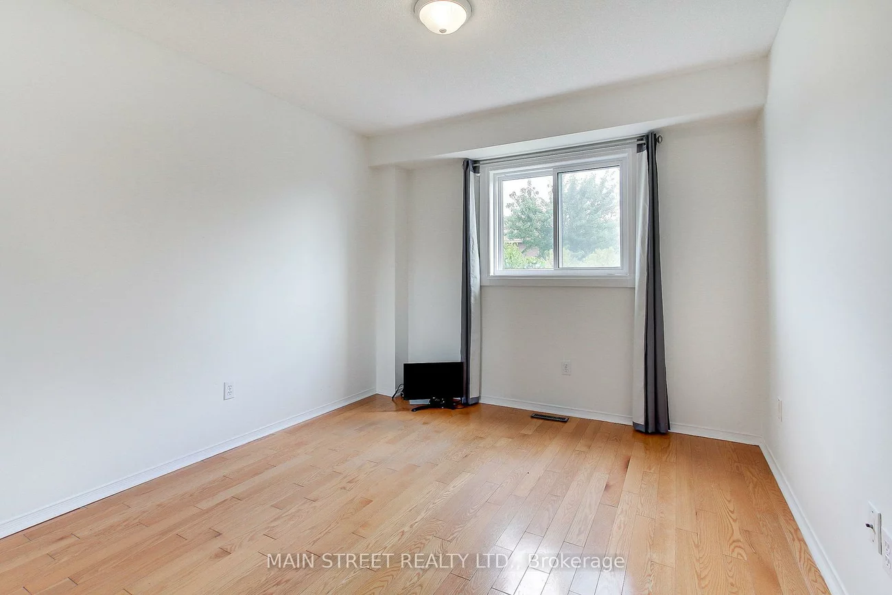215, Melbourne, Bradford, Bradford West Gwillimbury