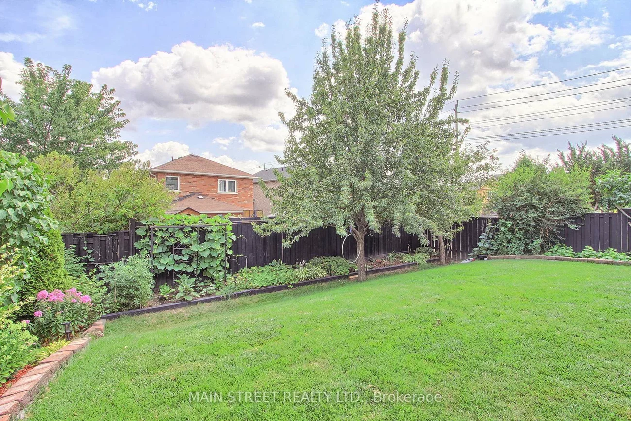 215, Melbourne, Bradford, Bradford West Gwillimbury