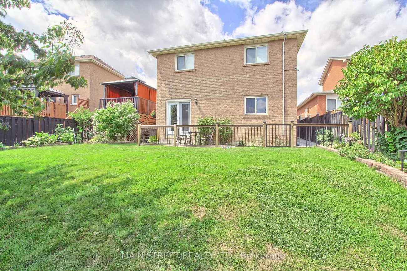 215, Melbourne, Bradford, Bradford West Gwillimbury