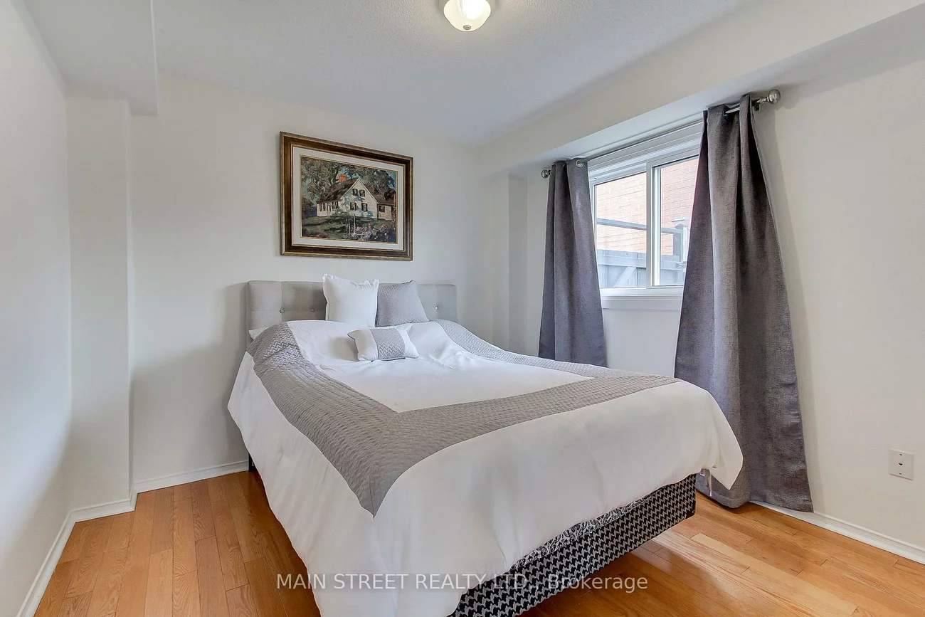 215, Melbourne, Bradford, Bradford West Gwillimbury