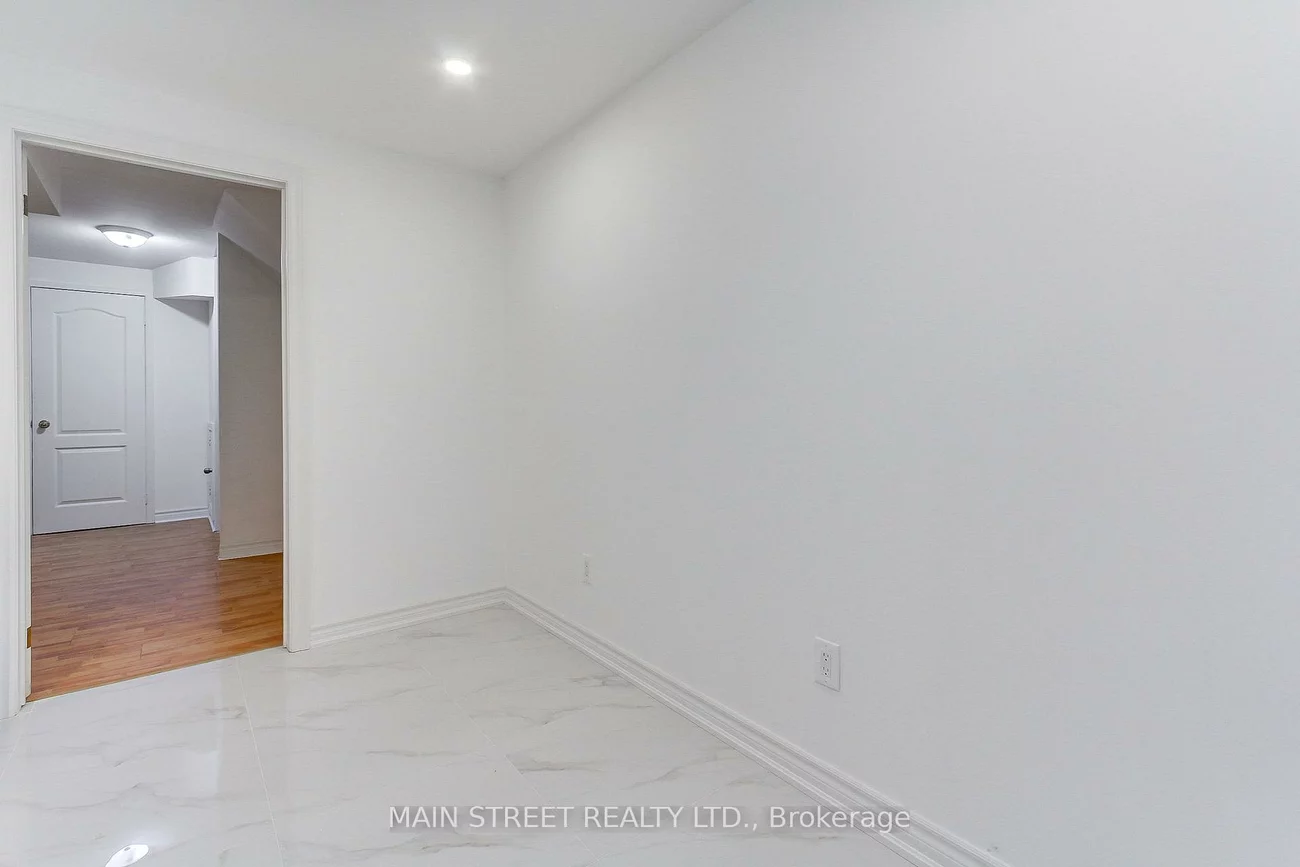 215, Melbourne, Bradford, Bradford West Gwillimbury