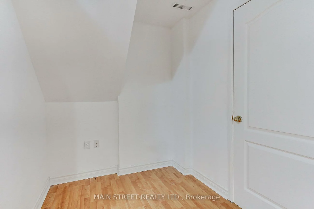 215, Melbourne, Bradford, Bradford West Gwillimbury