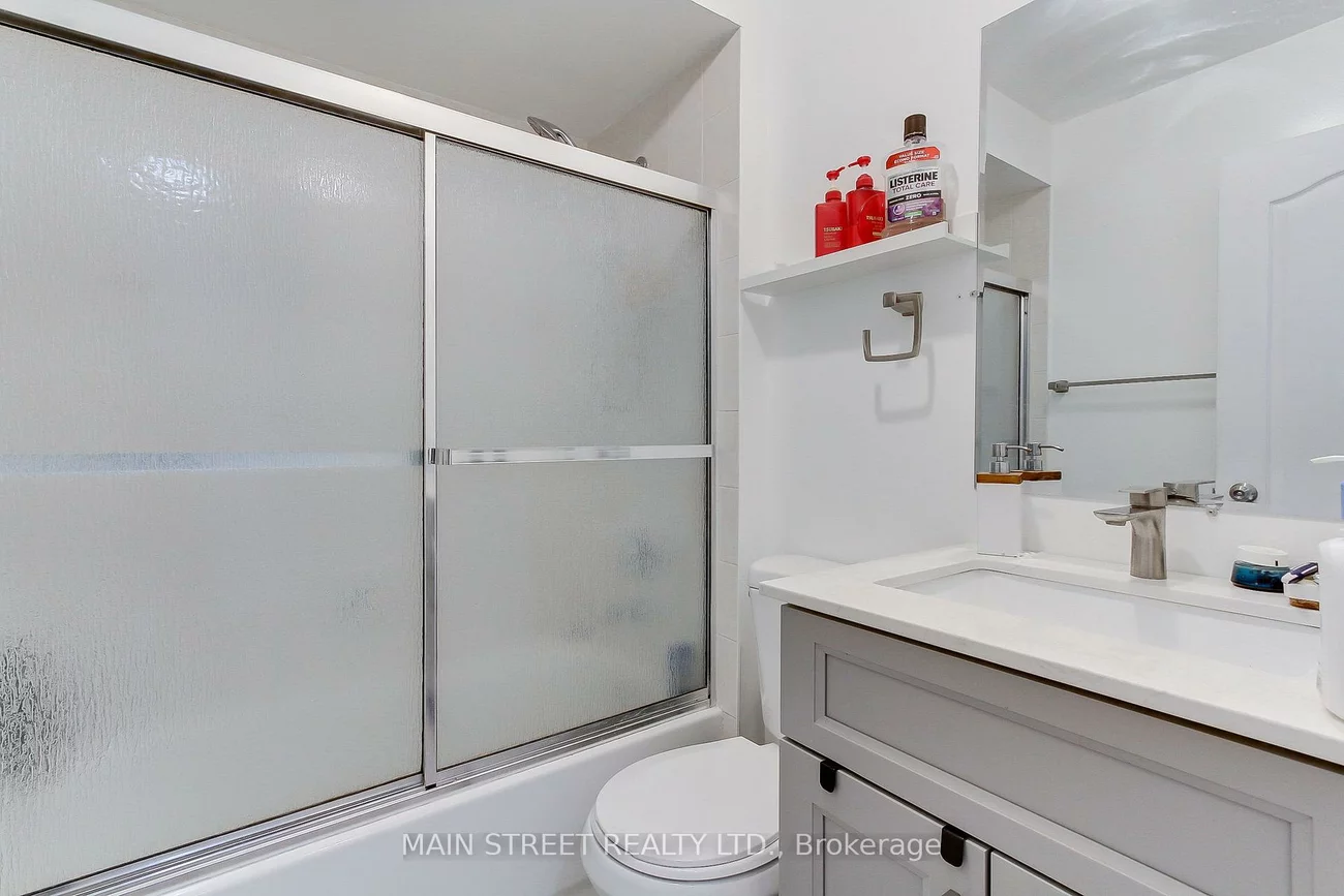 215, Melbourne, Bradford, Bradford West Gwillimbury