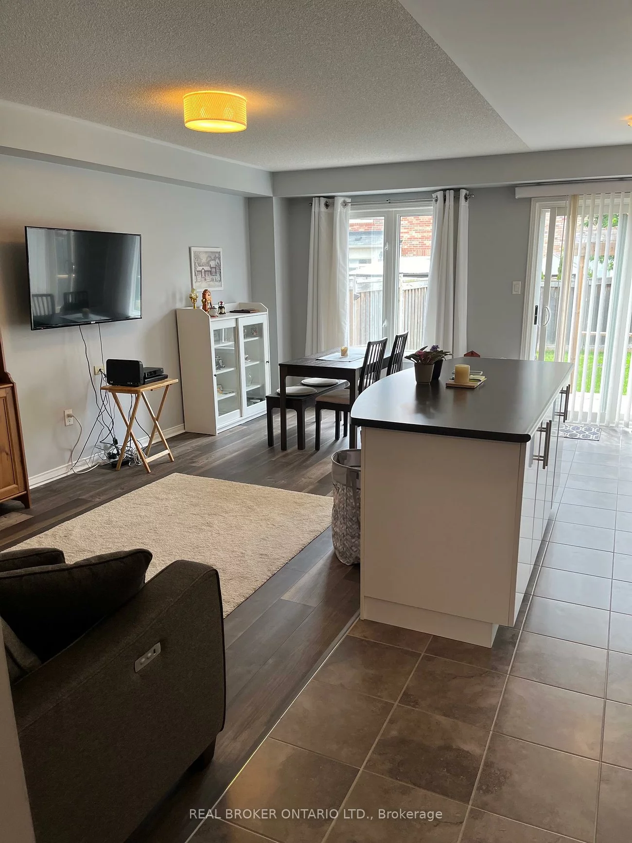 106, Russel, Bradford, Bradford West Gwillimbury