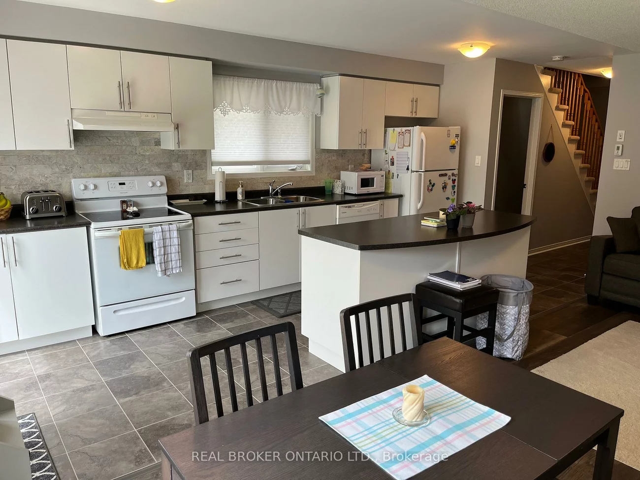 106, Russel, Bradford, Bradford West Gwillimbury