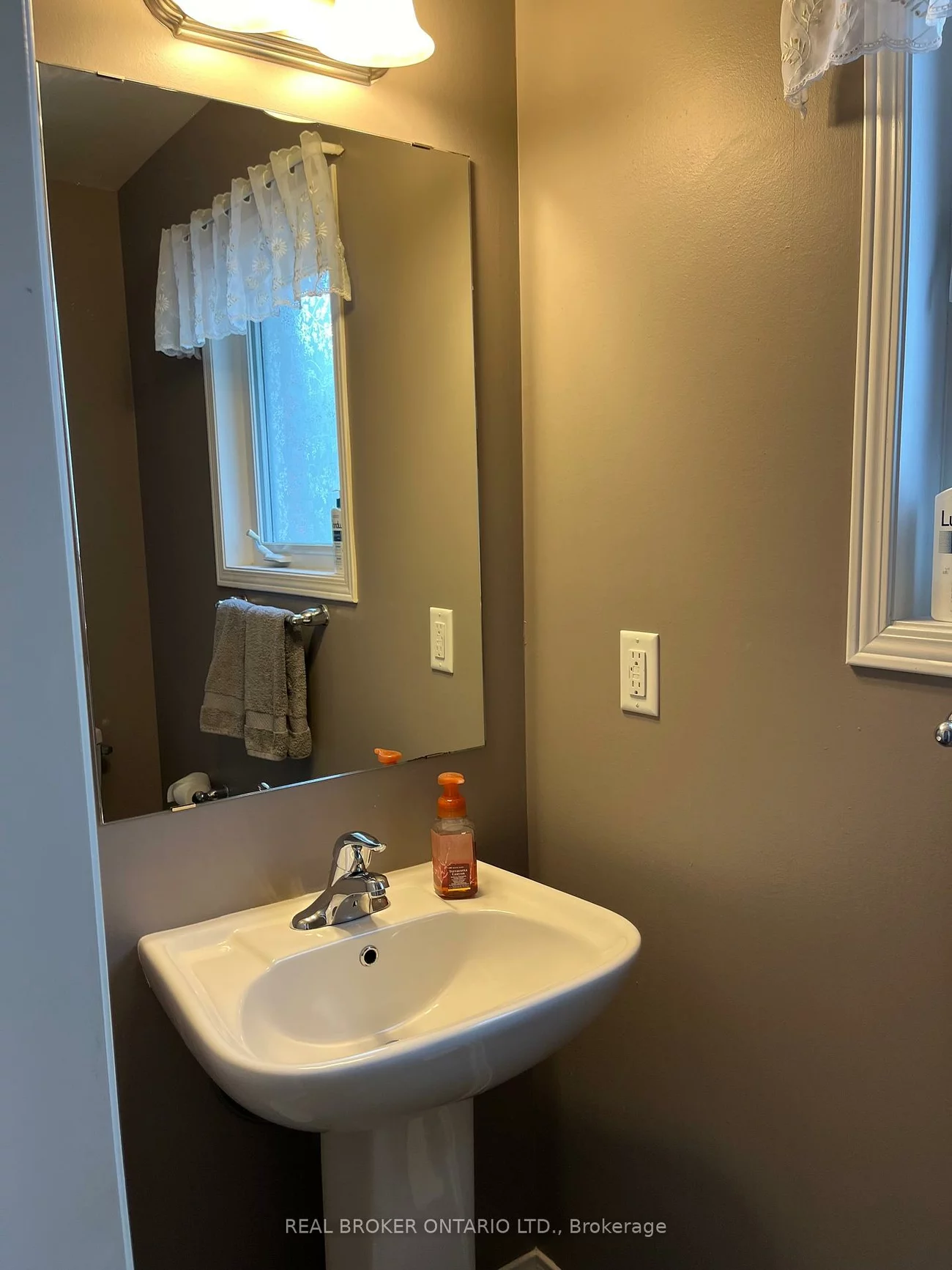 106, Russel, Bradford, Bradford West Gwillimbury