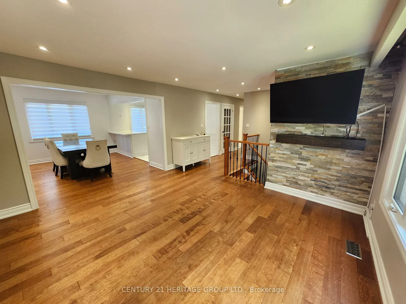 151, Nelson, Bradford, Bradford West Gwillimbury
