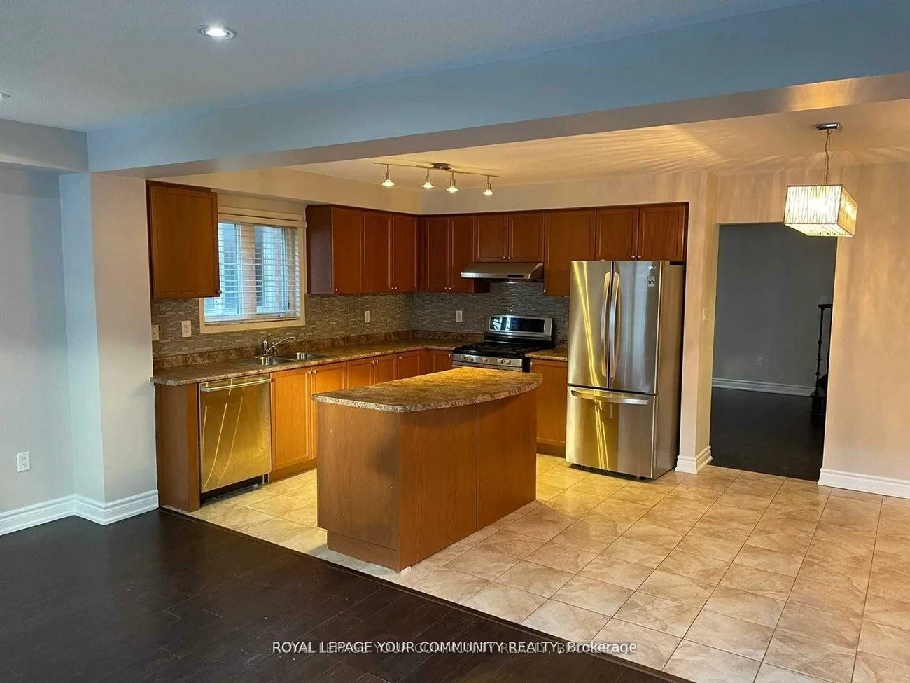 122, Russel, Bradford, Bradford West Gwillimbury