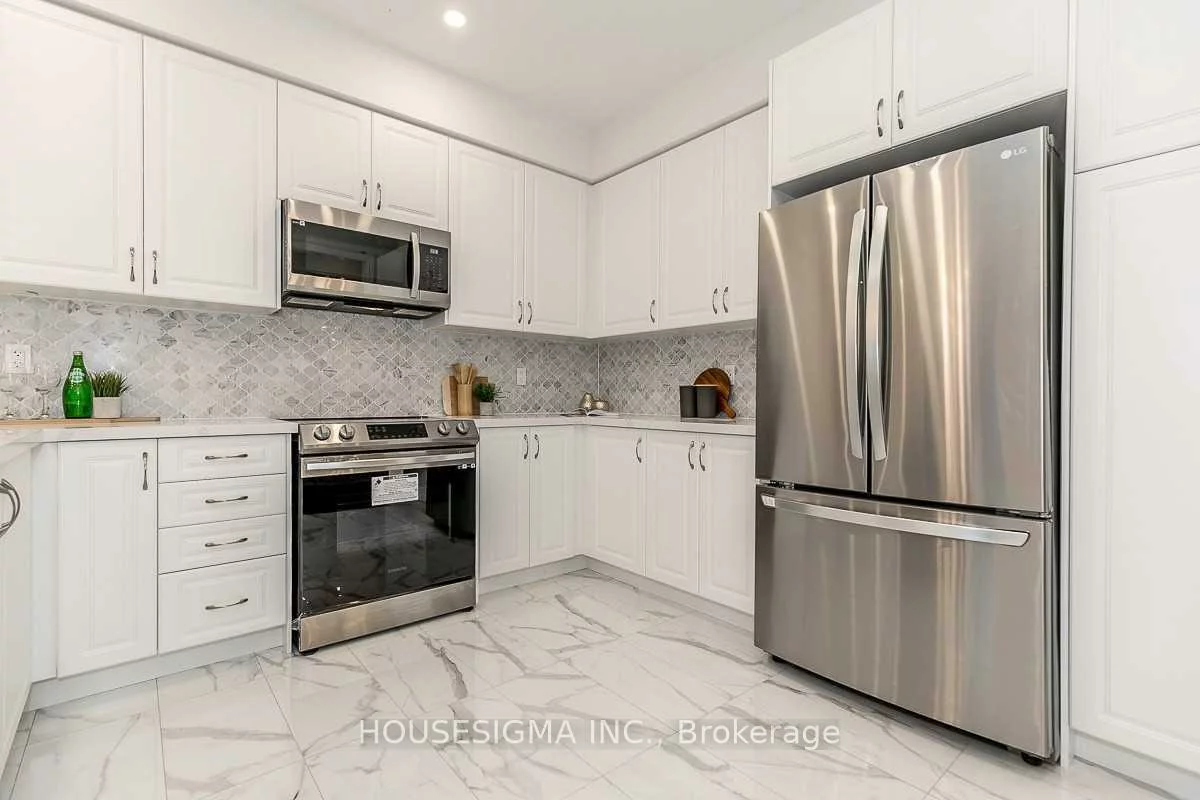 121, Ferragine, Bradford, Bradford West Gwillimbury
