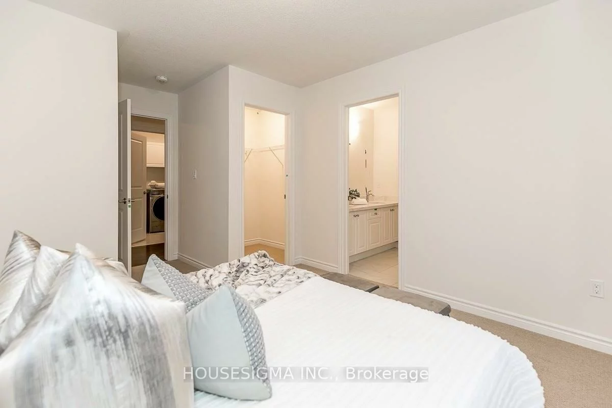 121, Ferragine, Bradford, Bradford West Gwillimbury