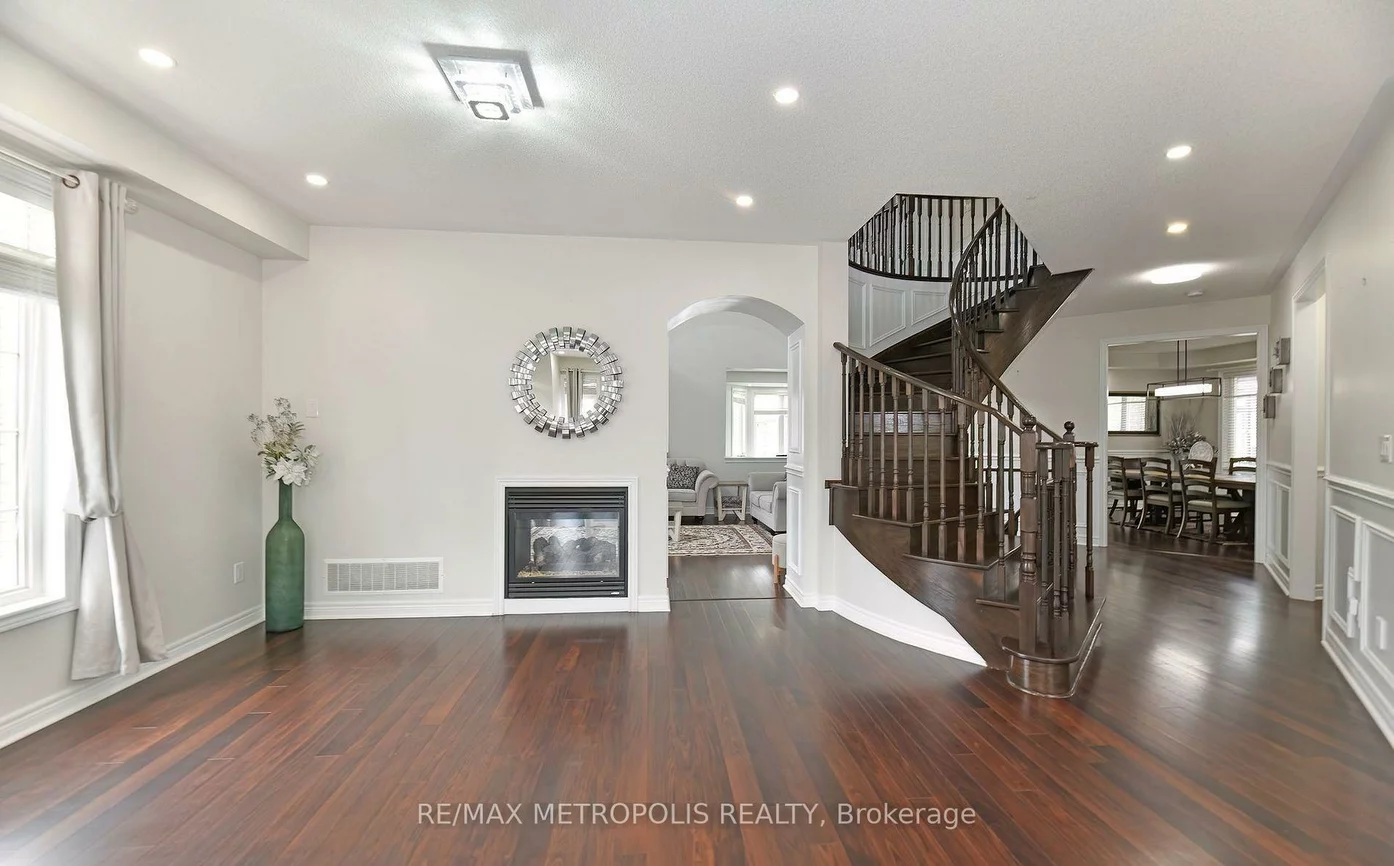24, Faris, Bradford, Bradford West Gwillimbury