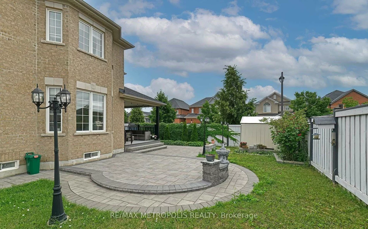 24, Faris, Bradford, Bradford West Gwillimbury