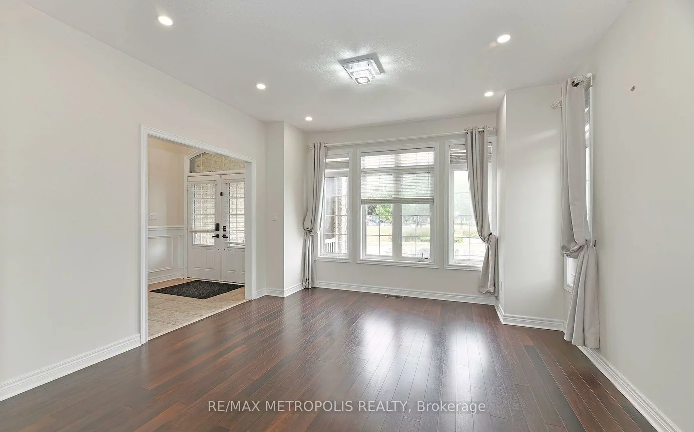 24, Faris, Bradford, Bradford West Gwillimbury