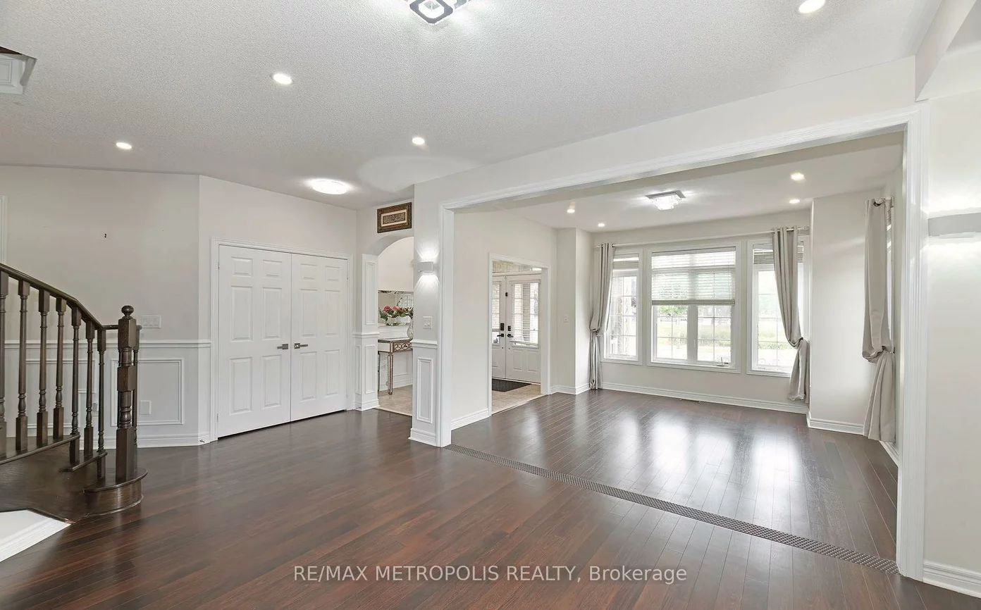 24, Faris, Bradford, Bradford West Gwillimbury