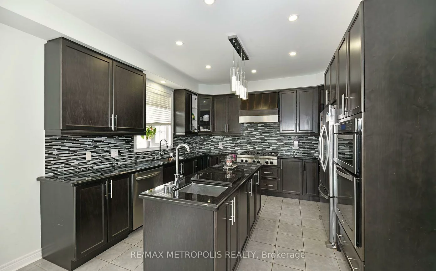 24, Faris, Bradford, Bradford West Gwillimbury