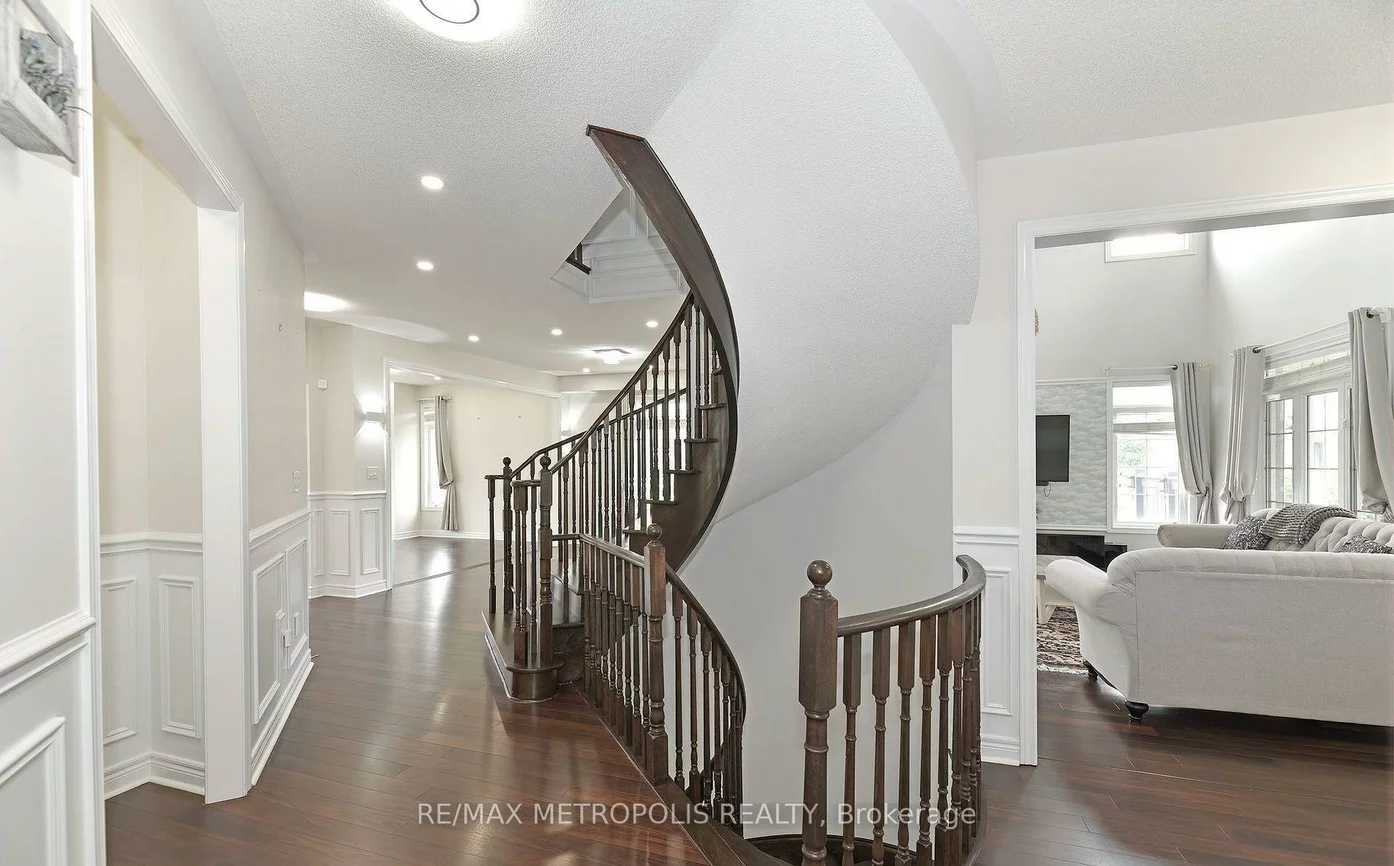 24, Faris, Bradford, Bradford West Gwillimbury
