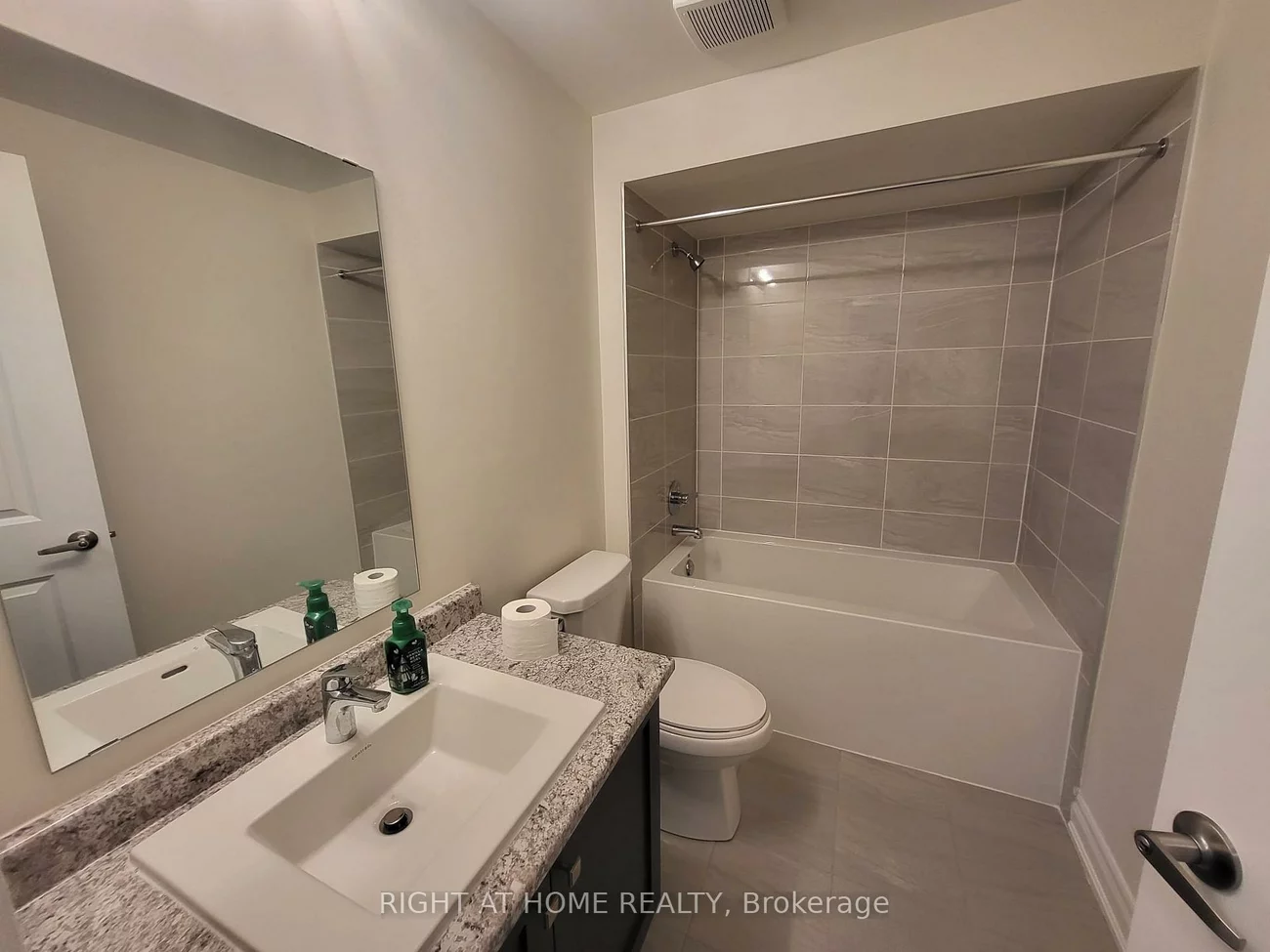98, Wraggs, Bond Head, Bradford West Gwillimbury