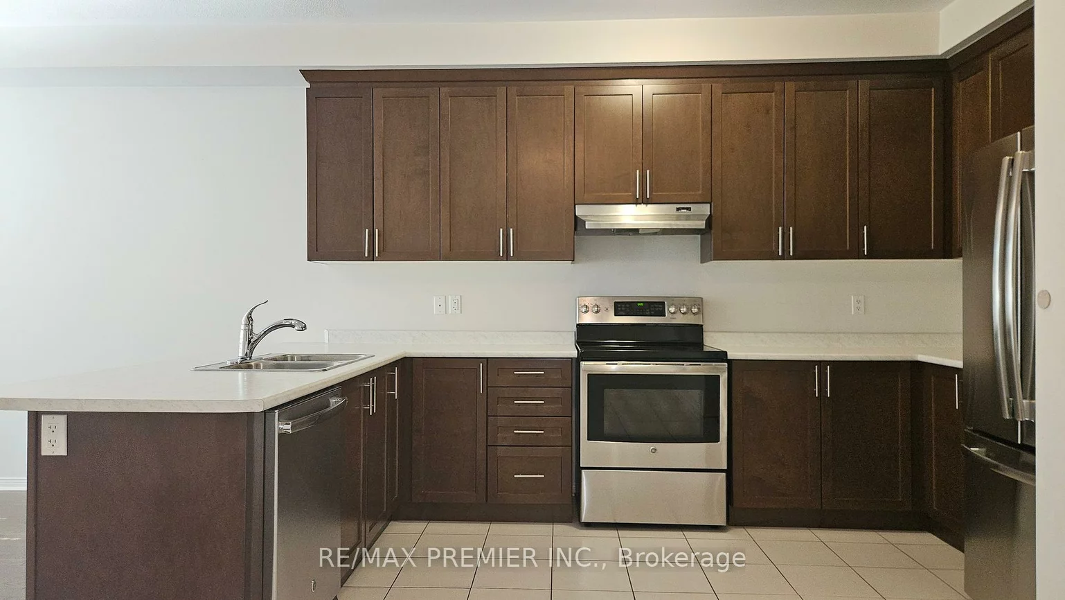 96, Fortis, Bradford, Bradford West Gwillimbury