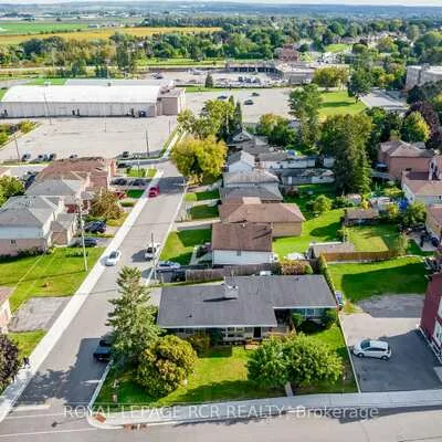 22, Centre, Bradford, Bradford West Gwillimbury