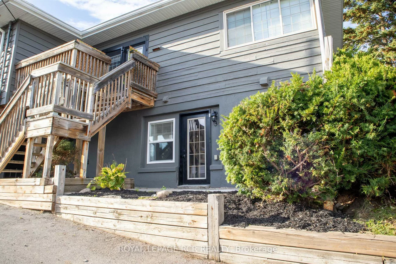 22, Centre, Bradford, Bradford West Gwillimbury