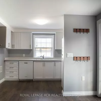 22, Centre, Bradford, Bradford West Gwillimbury