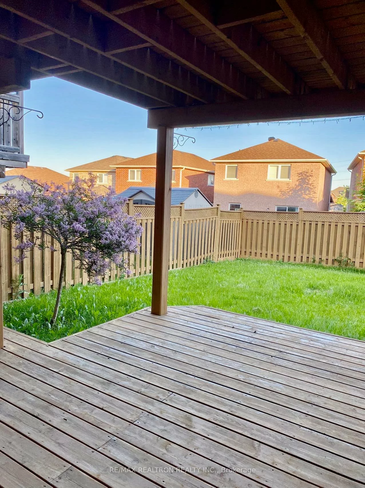 17, Christina, Bradford, Bradford West Gwillimbury