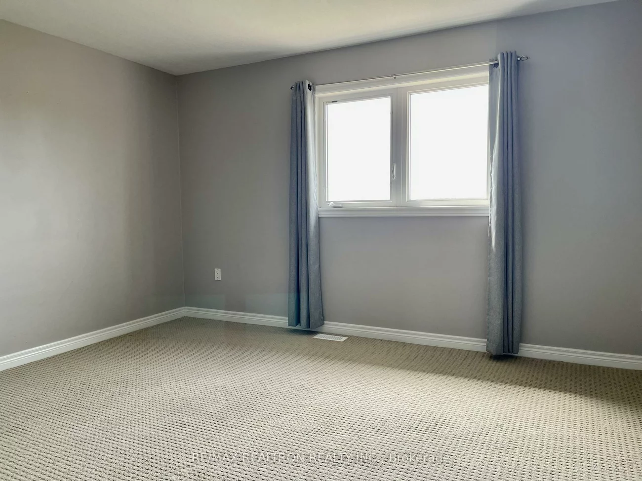 17, Christina, Bradford, Bradford West Gwillimbury