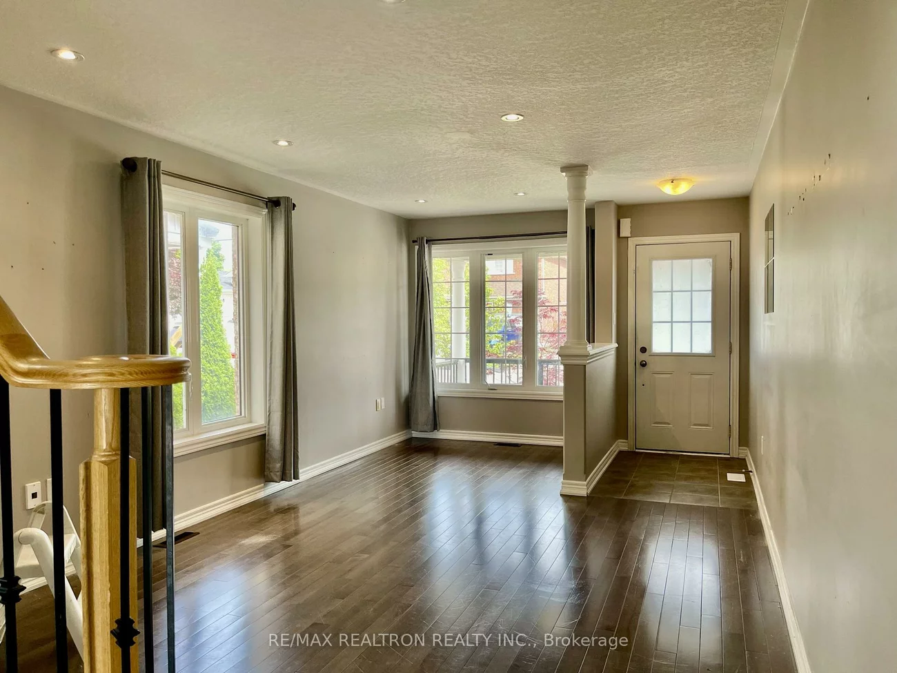 17, Christina, Bradford, Bradford West Gwillimbury