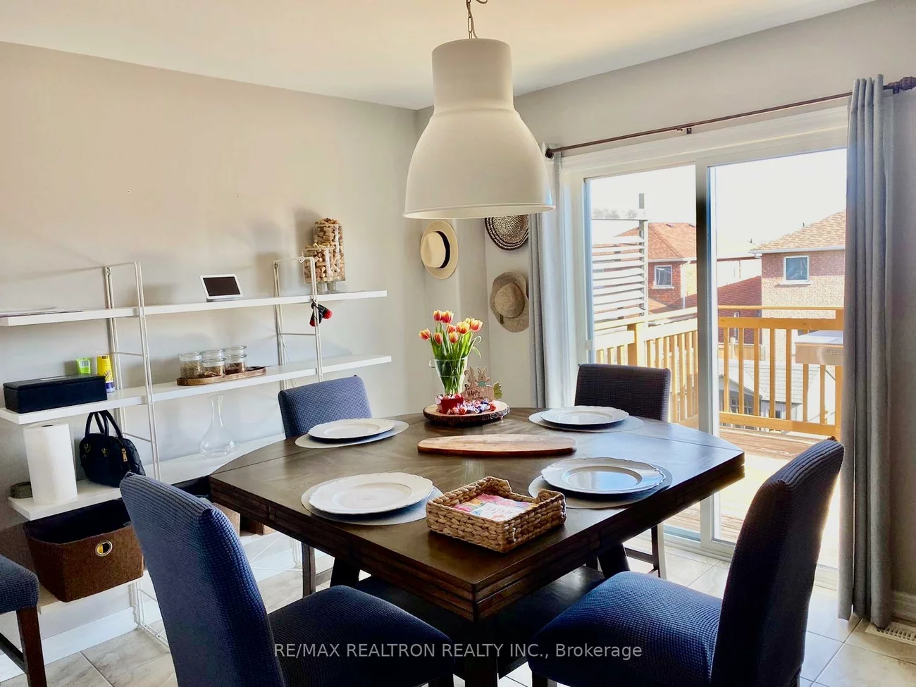 17, Christina, Bradford, Bradford West Gwillimbury