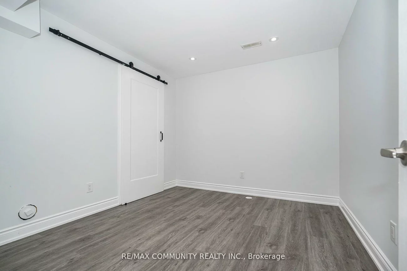 146, Wandering Glider, Bradford, Bradford West Gwillimbury