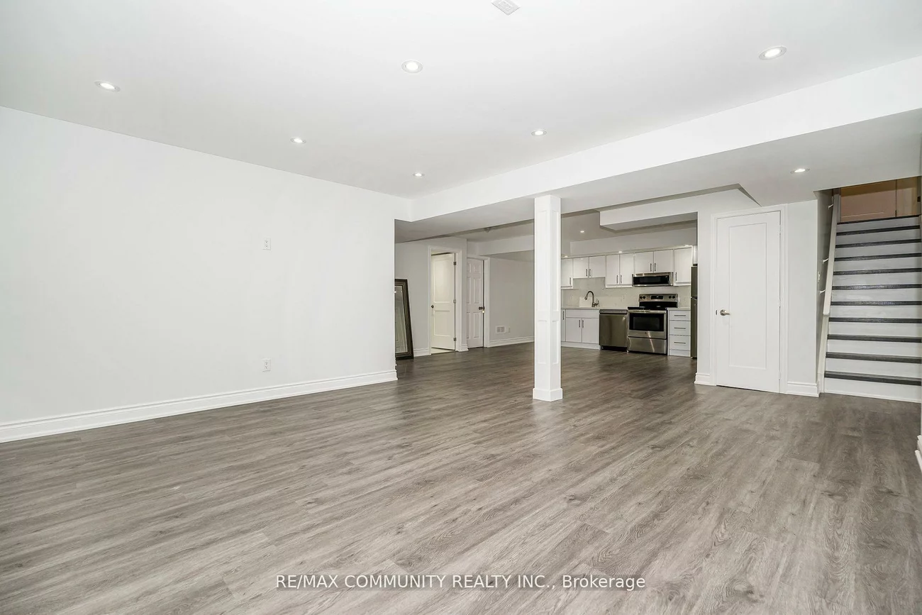 146, Wandering Glider, Bradford, Bradford West Gwillimbury