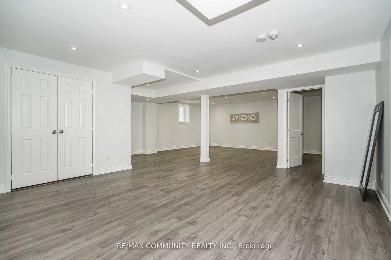 146, Wandering Glider, Bradford, Bradford West Gwillimbury