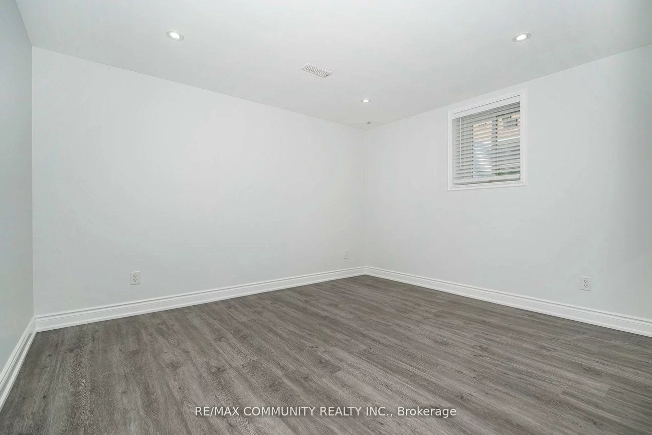 146, Wandering Glider, Bradford, Bradford West Gwillimbury