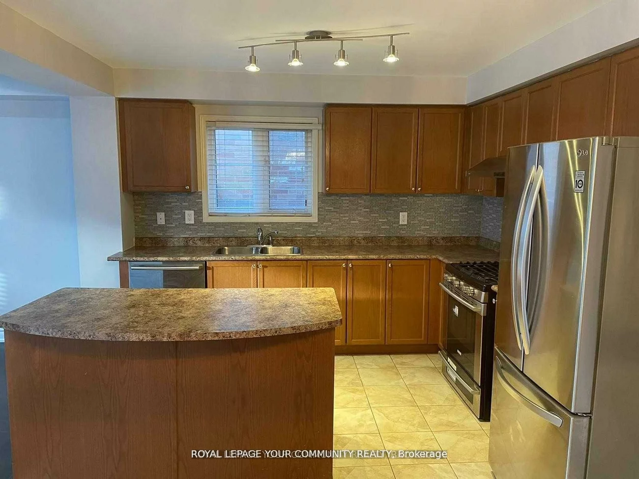 122, Russel, Bradford, Bradford West Gwillimbury