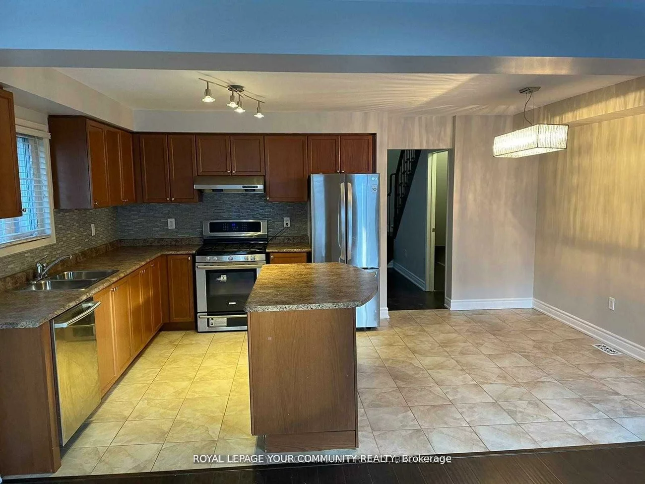 122, Russel, Bradford, Bradford West Gwillimbury