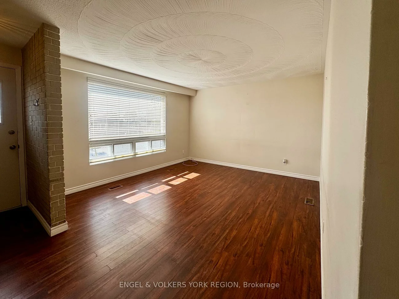 135, Luxury, Bradford, Bradford West Gwillimbury