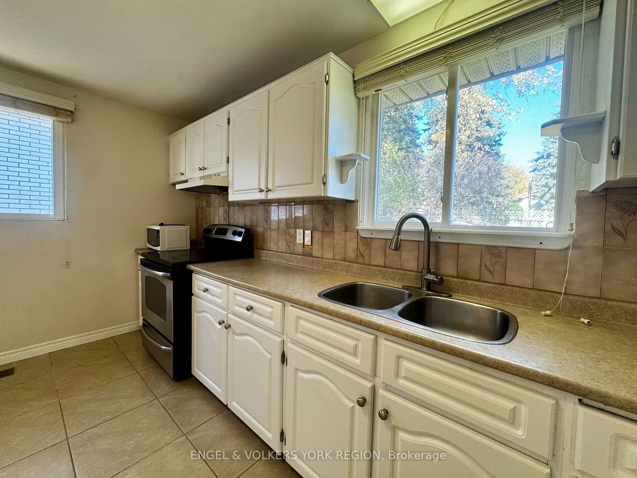 135, Luxury, Bradford, Bradford West Gwillimbury