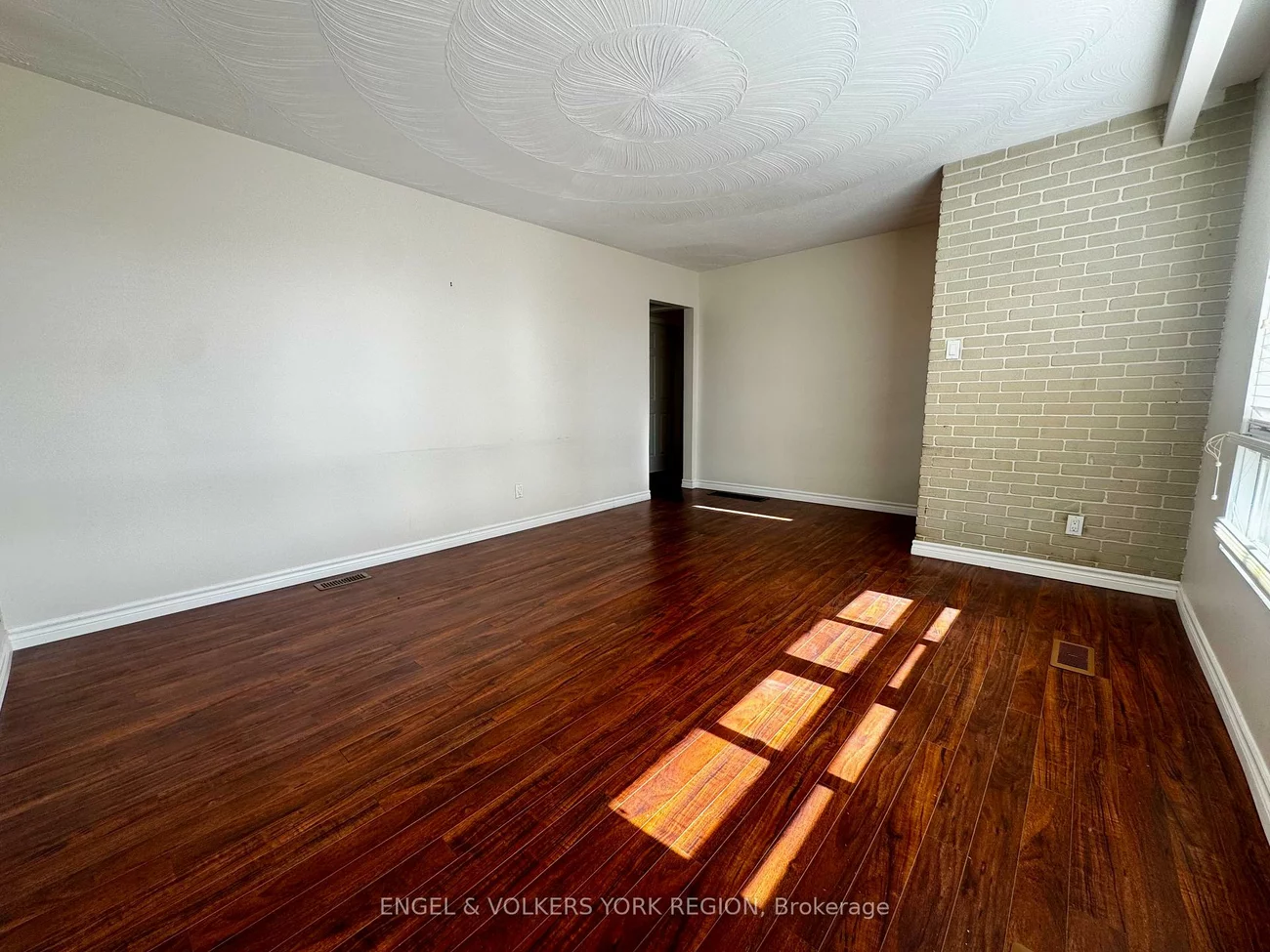 135, Luxury, Bradford, Bradford West Gwillimbury