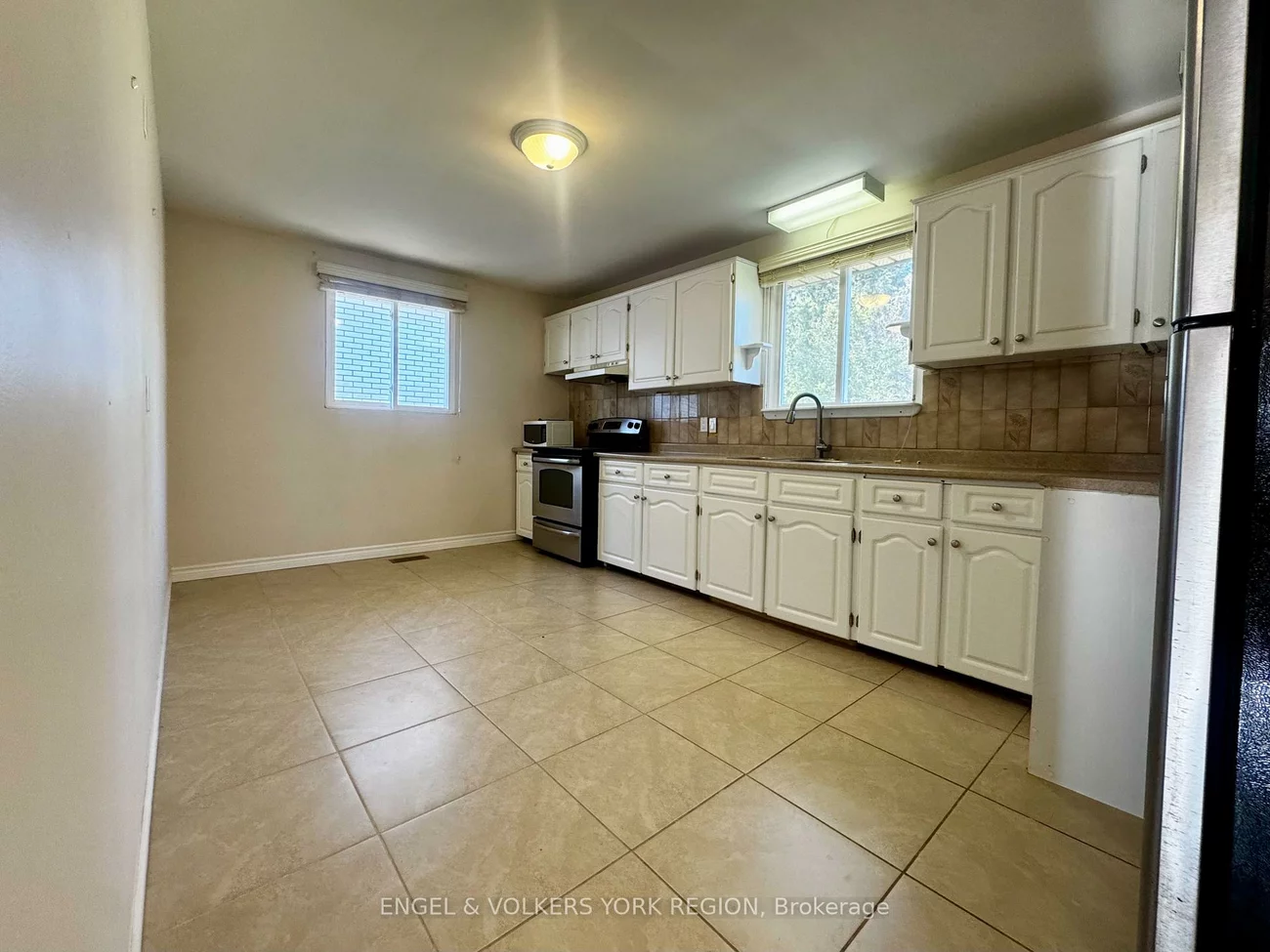 135, Luxury, Bradford, Bradford West Gwillimbury