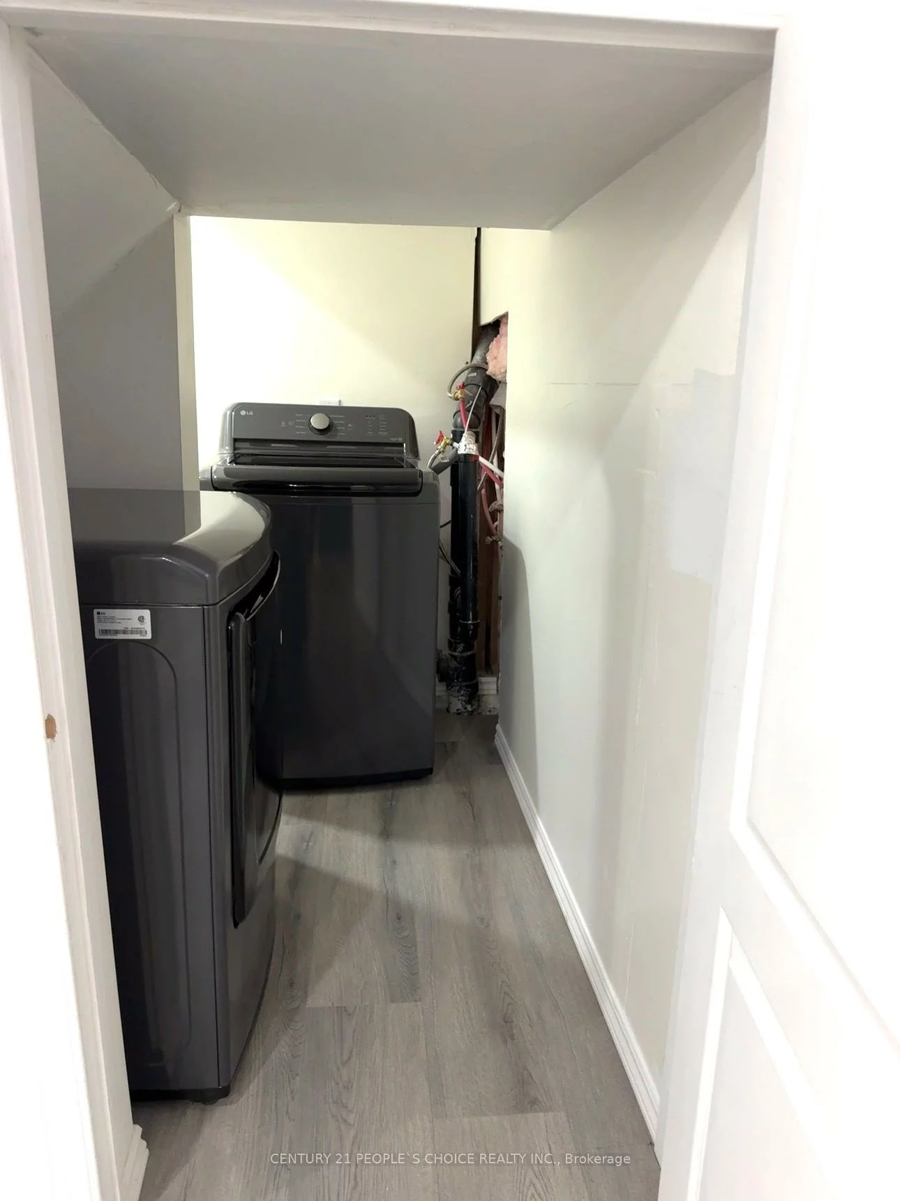 15, Slack, Bradford, Bradford West Gwillimbury